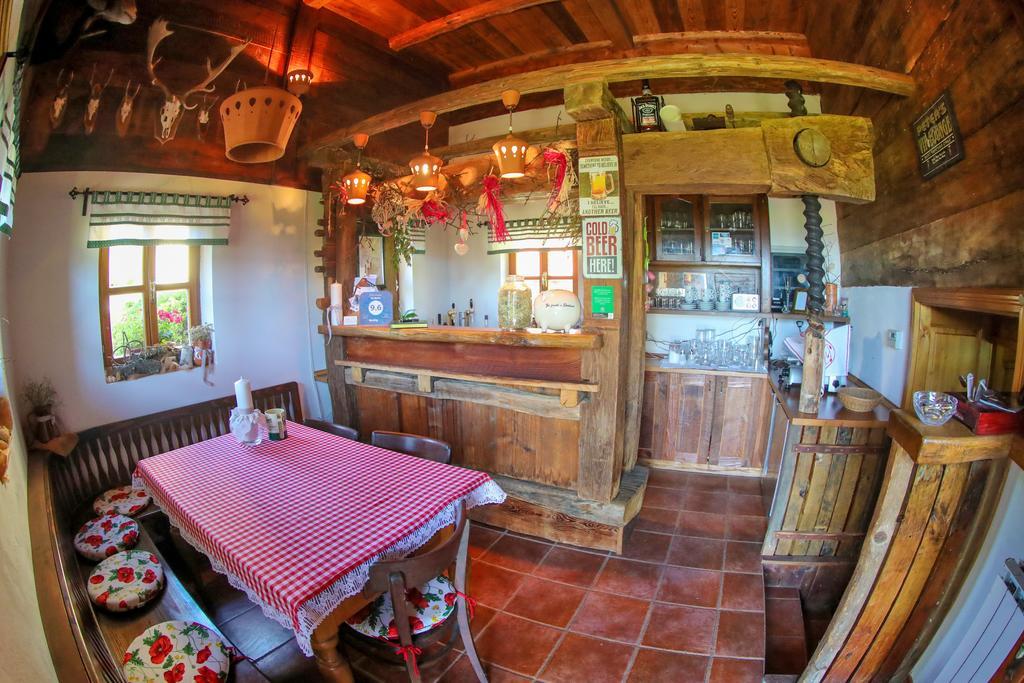 Country House Na Skaluc Guest House Lasko Exterior photo