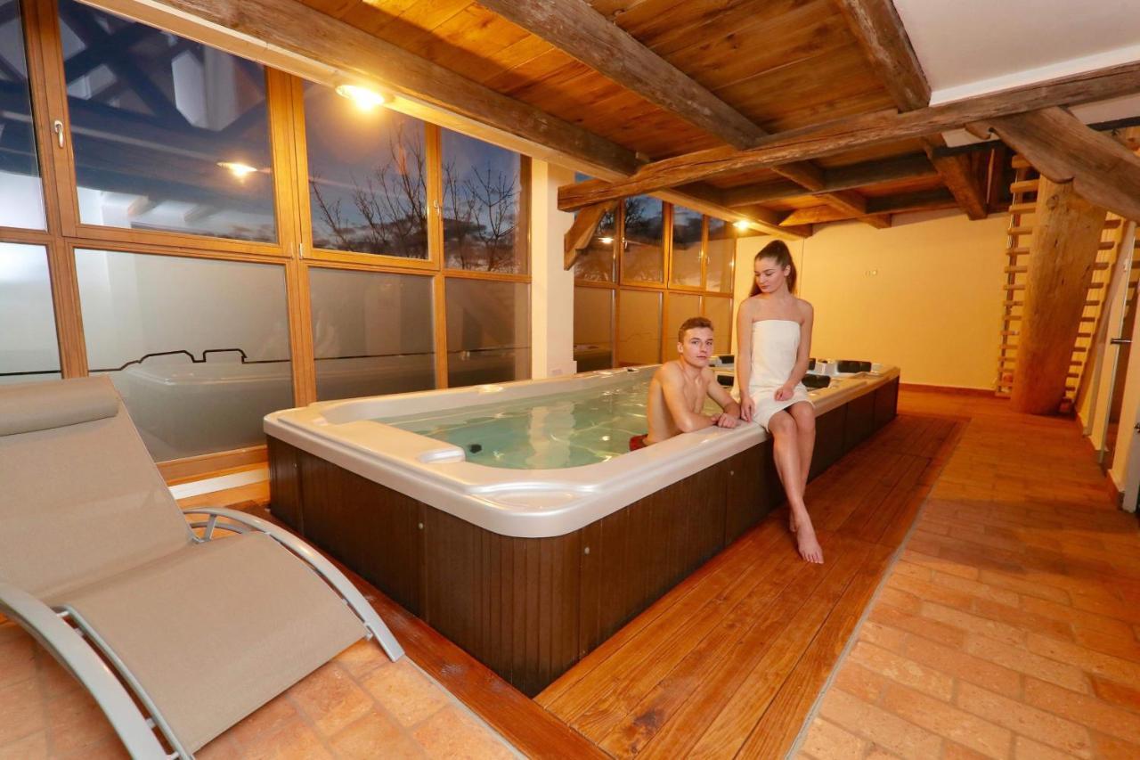 Country House Na Skaluc Guest House Lasko Exterior photo