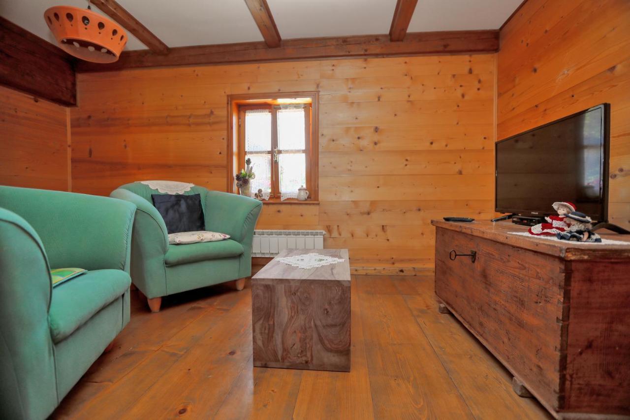 Country House Na Skaluc Guest House Lasko Exterior photo