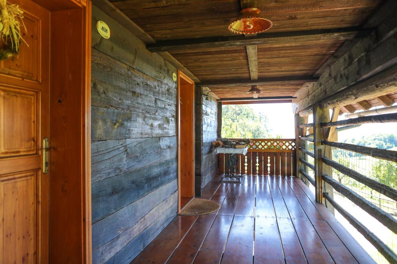 Country House Na Skaluc Guest House Lasko Exterior photo
